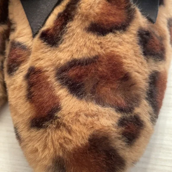 LIKE NEW.  Kate Spade Leopard faux fur slide/mule with black bow detail - Picture 5 of 8
